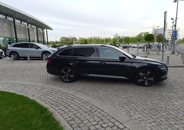 Skoda Superb cena 71900 przebieg: 196739, rok produkcji 2016 z Warszawa małe 781